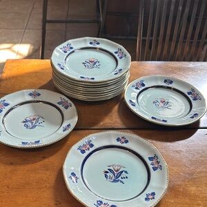 Floral Blue and White Dinner Plate Set